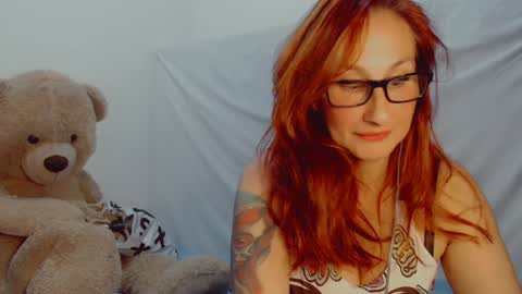 Snapshot of skarlett2072 chatting on 01.28.25 Arlett online show from 01.28.25