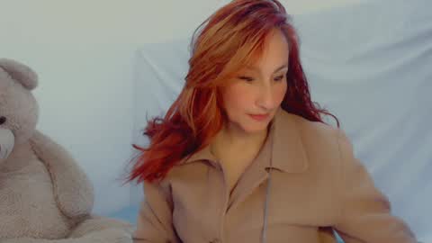 Snapshot of skarlett2072 chatting on 01.29.25 Arlett online show from 01.29.25