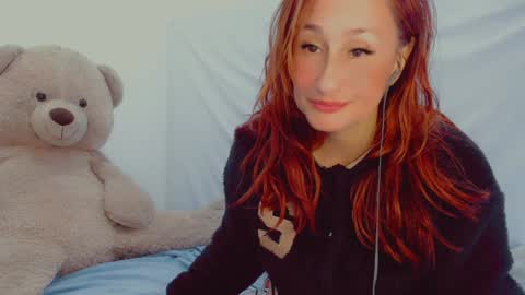 Snapshot of skarlett2072 chatting on 01.30.25 Arlett online show from 01.30.25