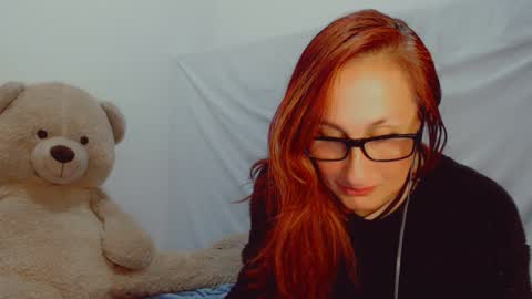 Snapshot of skarlett2072 chatting on 01.31.25 Arlett online show from 01.31.25