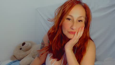 Snapshot of skarlett2072 chatting on 02.02.25 Arlett online show from 02.02.25