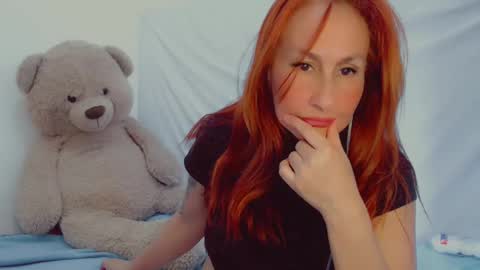 Snapshot of skarlett2072 chatting on 02.10.25 Arlett online show from 02.10.25