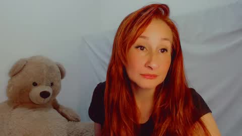 Snapshot of skarlett2072 chatting on 02.14.25 Arlett online show from 02.14.25