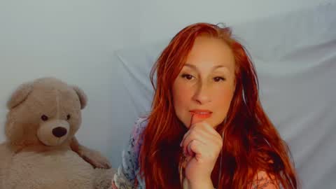 Snapshot of skarlett2072 chatting on 02.15.25 Arlett online show from 02.15.25