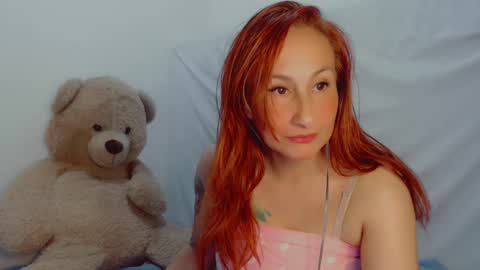 Snapshot of skarlett2072 chatting on 02.18.25 Arlett online show from 02.18.25