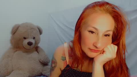 Snapshot of skarlett2072 chatting on 02.19.25 Arlett online show from 02.19.25