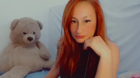 Snapshot of skarlett2072 chatting on 02.19.25 Arlett online show from 02.19.25