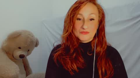 Snapshot of skarlett2072 chatting on 03.02.25 Arlett online show from 03.02.25