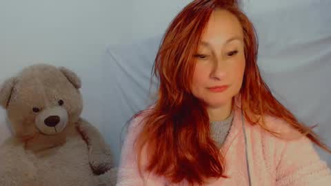 Snapshot of skarlett2072 chatting on 03.08.25 Arlett online show from 03.08.25