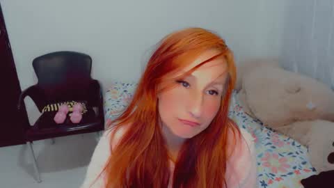 Snapshot of skarlett2072 chatting on 09.14.25 Arlett online show from 09.14.25