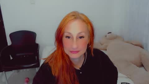 Snapshot of skarlett2072 chatting on 09.18.25 Arlett online show from 09.18.25