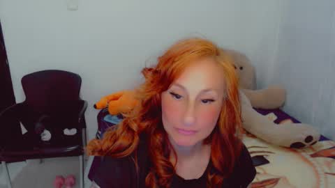 Snapshot of skarlett2072 chatting on 09.19.25 Arlett online show from 09.19.25
