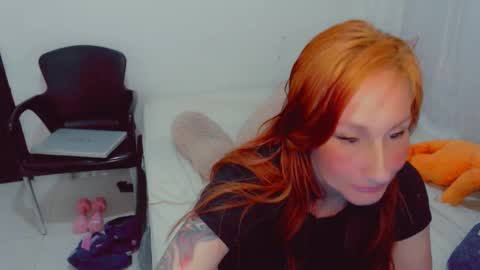Snapshot of skarlett2072 chatting on 09.22.25 Arlett online show from 09.22.25