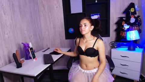 SKARLETT online show from 10.19.25