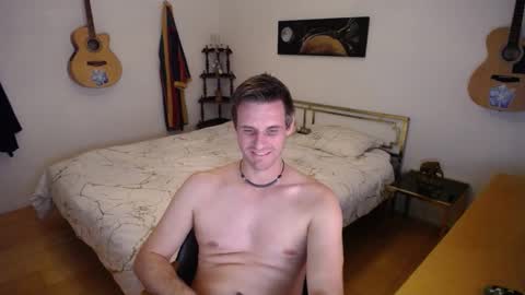 Snapshot of skatejocke chatting on 10.20.25 skatejocke online show from 10.20.25