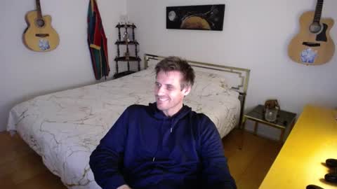 Snapshot of skatejocke chatting on 10.25.25 skatejocke online show from 10.25.25