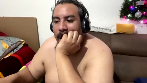 Snapshot of skinhell chatting on 01.05.25 Elias online show from 01.05.25