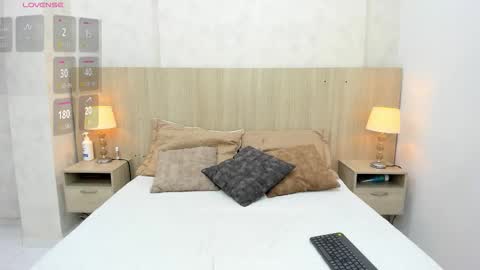 Emily Rojas online show from 09.27.25