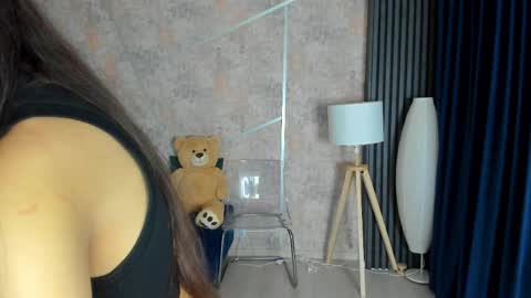 Snapshot of skinny_eva chatting on 05.21.26 Eva online show from 05.21.26