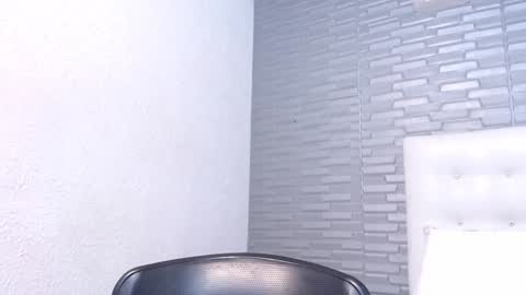 skinny_hottie18 online show from 12.14.24