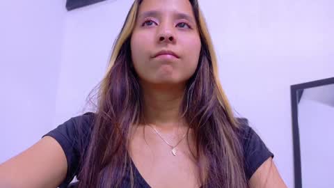 skinny_hottie18 online show from 01.10.25