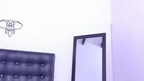 skinny_hottie18 online show from 01.13.25