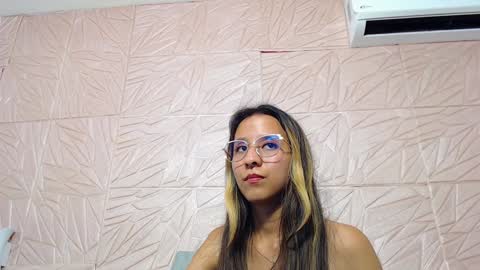 skinny_hottie18 online show from 01.29.25