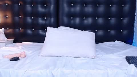 skinny_hottie18 online show from 01.30.25