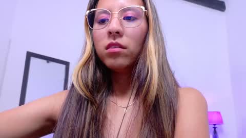 skinny_hottie18 online show from 02.06.25
