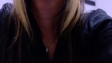 skinny_hottie18 online show from 02.11.25