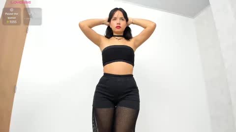 Snapshot of skinny_isabela chatting on 03.01.25 Isabela online show from 03.01.25