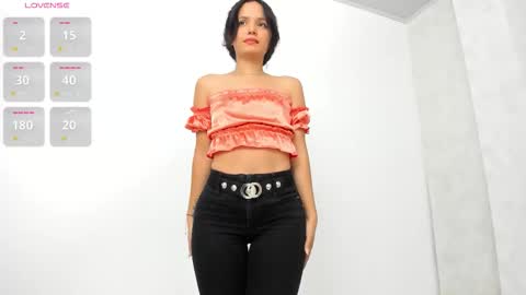 Snapshot of skinny_isabela chatting on 09.27.25 Isabela online show from 09.27.25