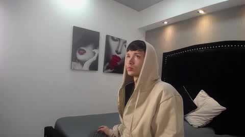 Snapshot of skinny_office chatting on 02.04.26 David online show from 02.04.26