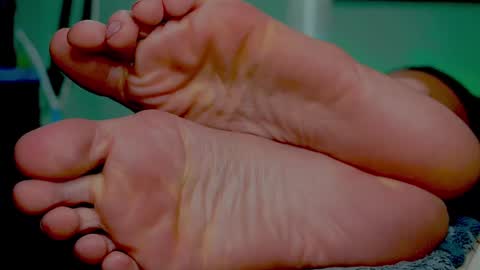 Snapshot of skinnygirl019 chatting on 02.20.25 GoddessSkinny online show from 02.20.25