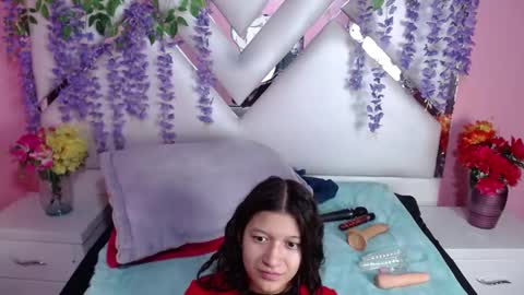  SKINNYHORNY   online show from 12.20.24