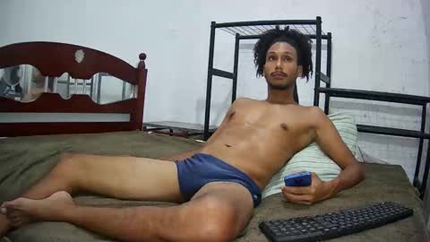 Skinny Latin Man online show from 10.03.25