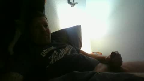 Snapshot of skinnymeat858205 chatting on 11.10.25 skinnymeat858205 online show from 11.10.25