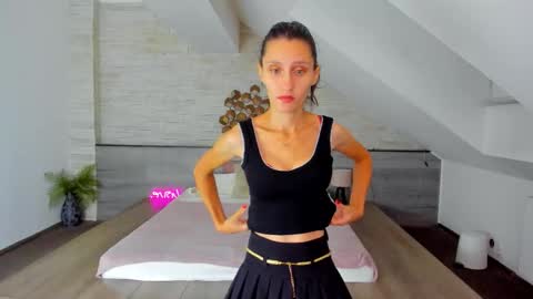 Julia online show from 10.03.25