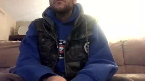 Snapshot of skinnytallz chatting on 03.02.25 Meatnbones online show from 03.02.25