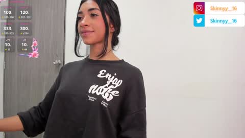 Snapshot of skinnyy_16 chatting on 01.29.25 Skinny online show from 01.29.25