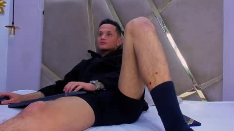 SkinnyZeth online show from 10.09.25