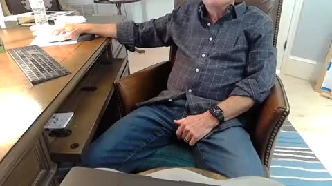 Snapshot of skr235 chatting on 03.02.25 skr235 online show from 03.02.25