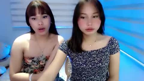 Snapshot of sky_fox_sweetxx chatting on 01.06.25 online show from 01.06.25