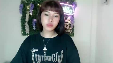 Snapshot of sky_fox_sweetxx chatting on 01.07.25 online show from 01.07.25