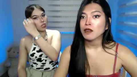 Snapshot of sky_fox_sweetxx chatting on 02.03.25 online show from 02.03.25