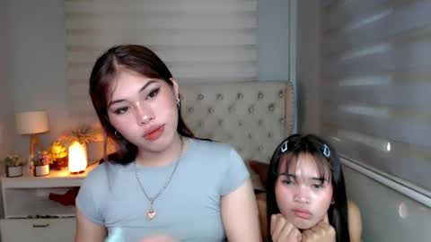 Snapshot of sky_fox_sweetxx chatting on 02.06.25 online show from 02.06.25