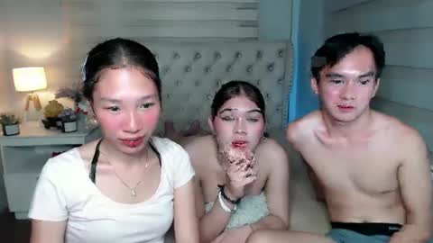 Snapshot of sky_fox_sweetxx chatting on 02.10.25 online show from 02.10.25