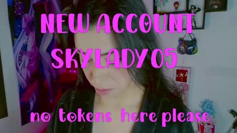 Snapshot of sky_girl1 chatting on 04.26.26 Mile online show from 04.26.26