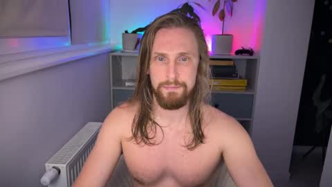 Snapshot of sky_guy25 chatting on 11.01.25 sky_guy25 online show from 11.01.25