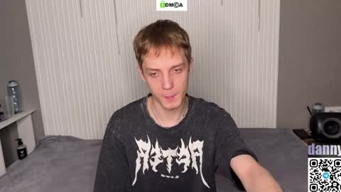 Snapshot of sky_hunter chatting on 05.19.26 sky_hunter online show from 05.19.26